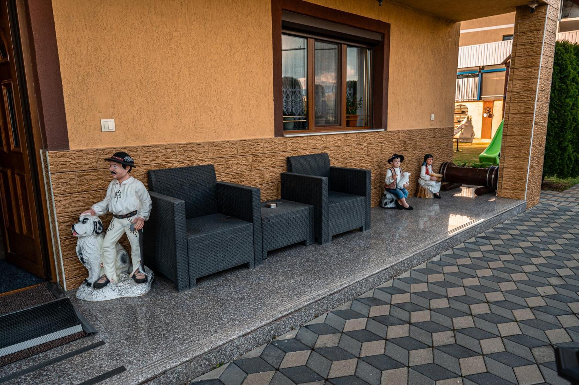 Pensiunea Teo Caransebeş Exteriör bild